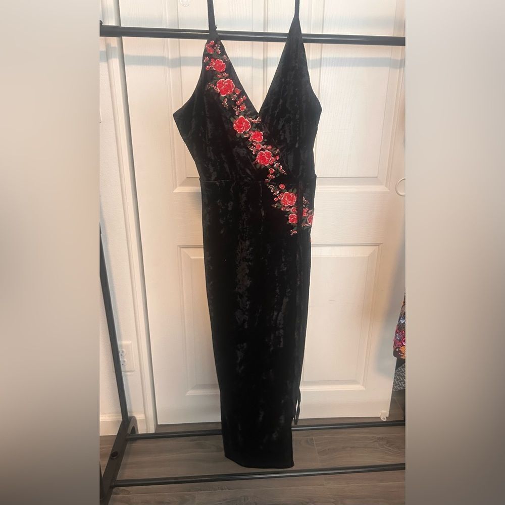 NWT black floral embroidered dress